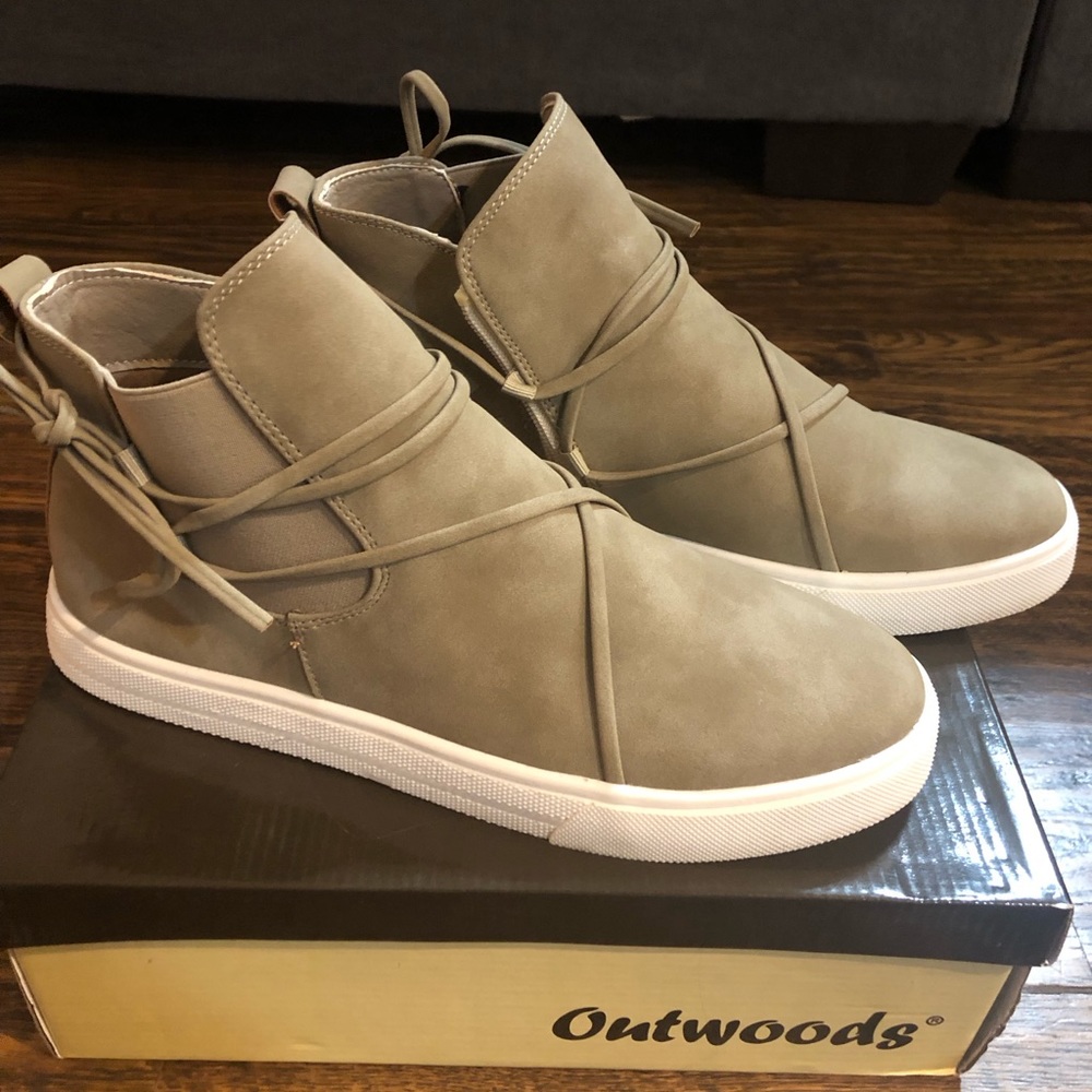 Outwoods Sneaker boots size 10 brown pull on like new